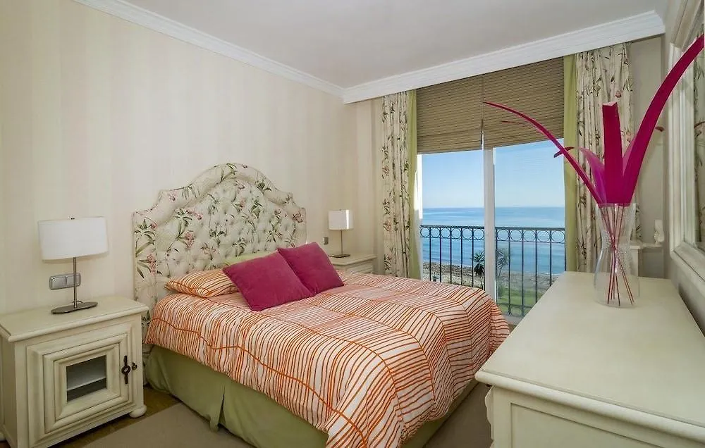 Hb First Beach Line Apartment In Hacienda Beach Roomservice Estepona